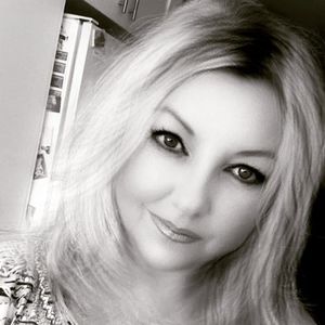 Meet your Posher, Elena